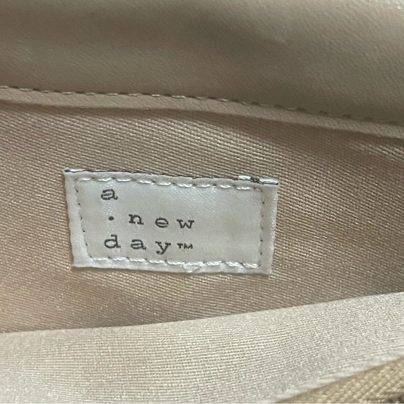 🔵5 For $15🔵 A New Day Rose Small Detachable Crossbody Purse - Picture 10 of 10